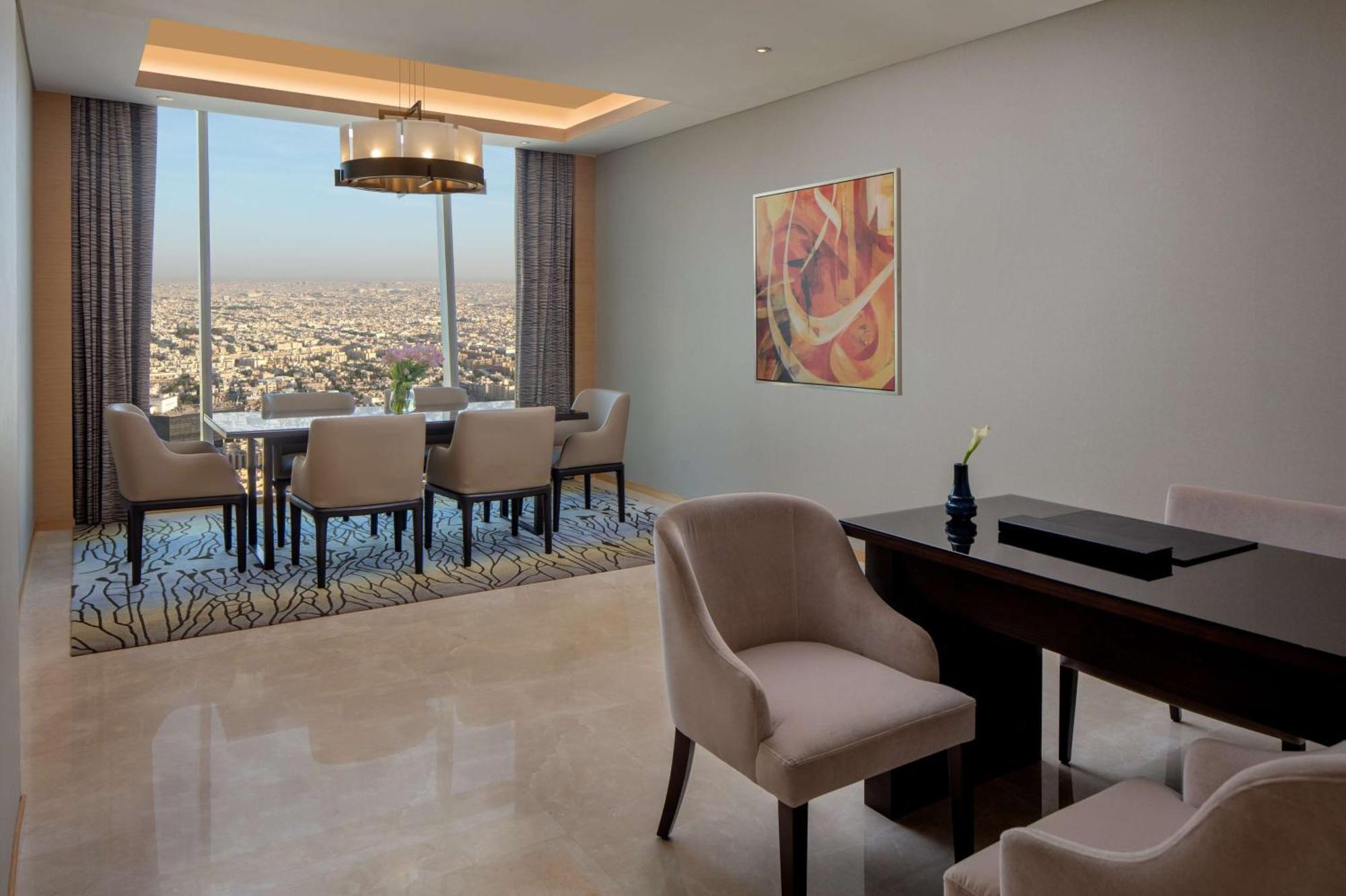 Hyatt Regency Riyadh Olaya Ngoại thất bức ảnh A dining room in a typical apartment