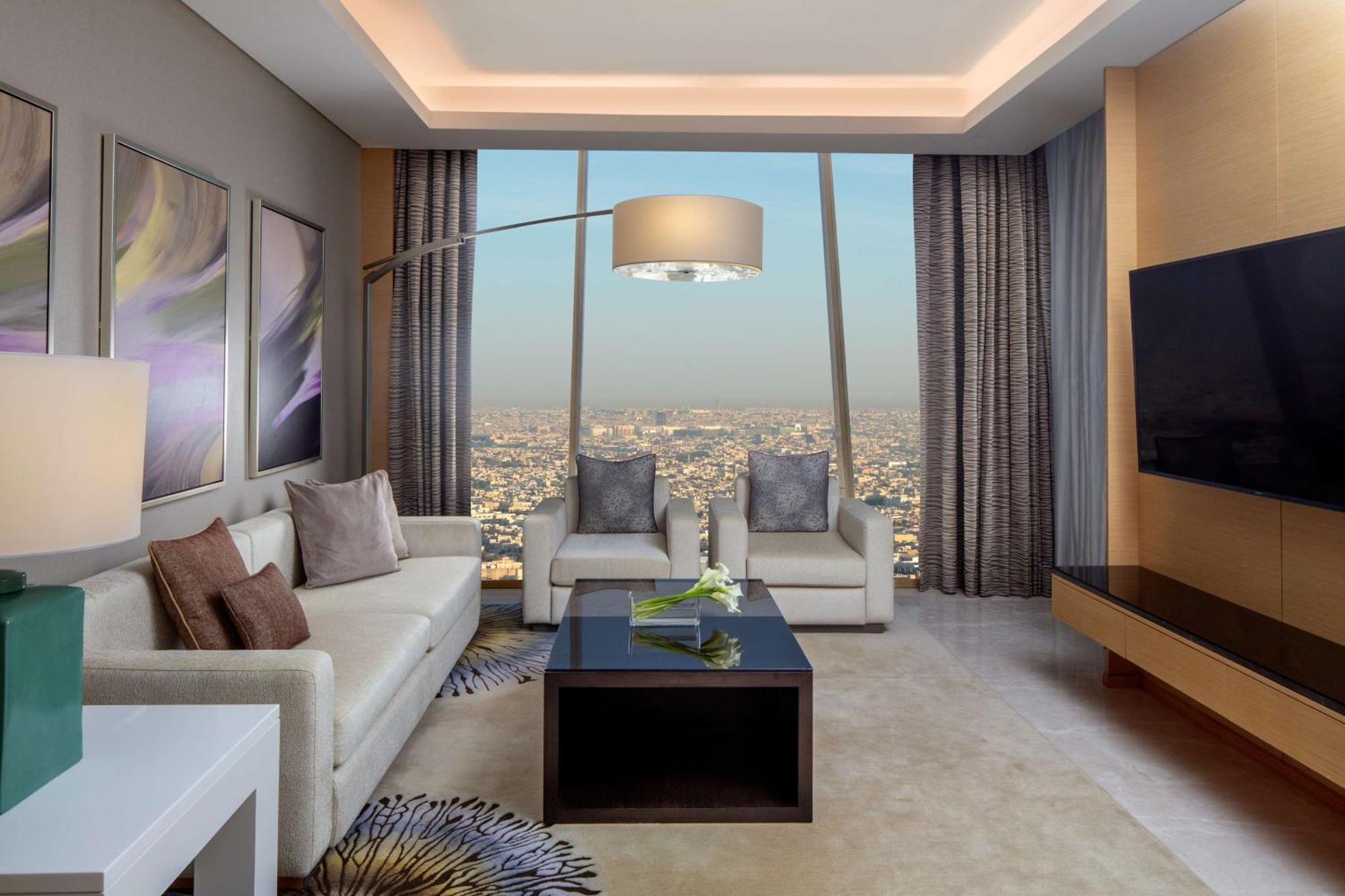 Hyatt Regency Riyadh Olaya Ngoại thất bức ảnh A living room in a typical apartment