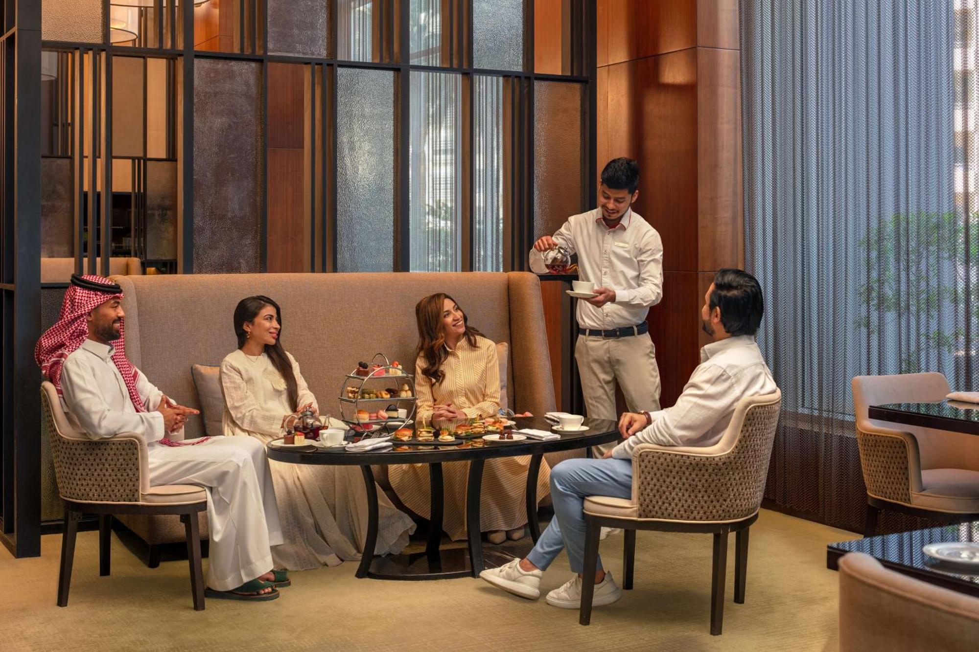 Hyatt Regency Riyadh Olaya Ngoại thất bức ảnh The Lounge at the Ritz-Carlton, Riyadh