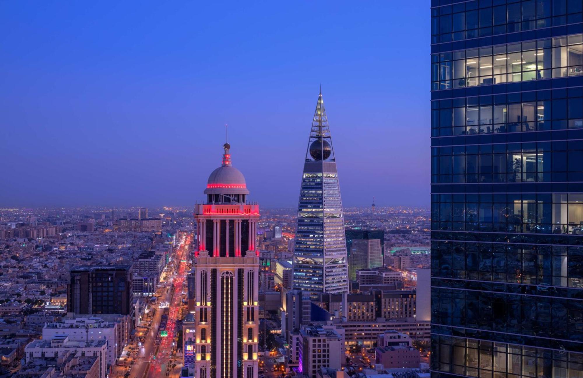 Hyatt Regency Riyadh Olaya Ngoại thất bức ảnh Riyadh skyline