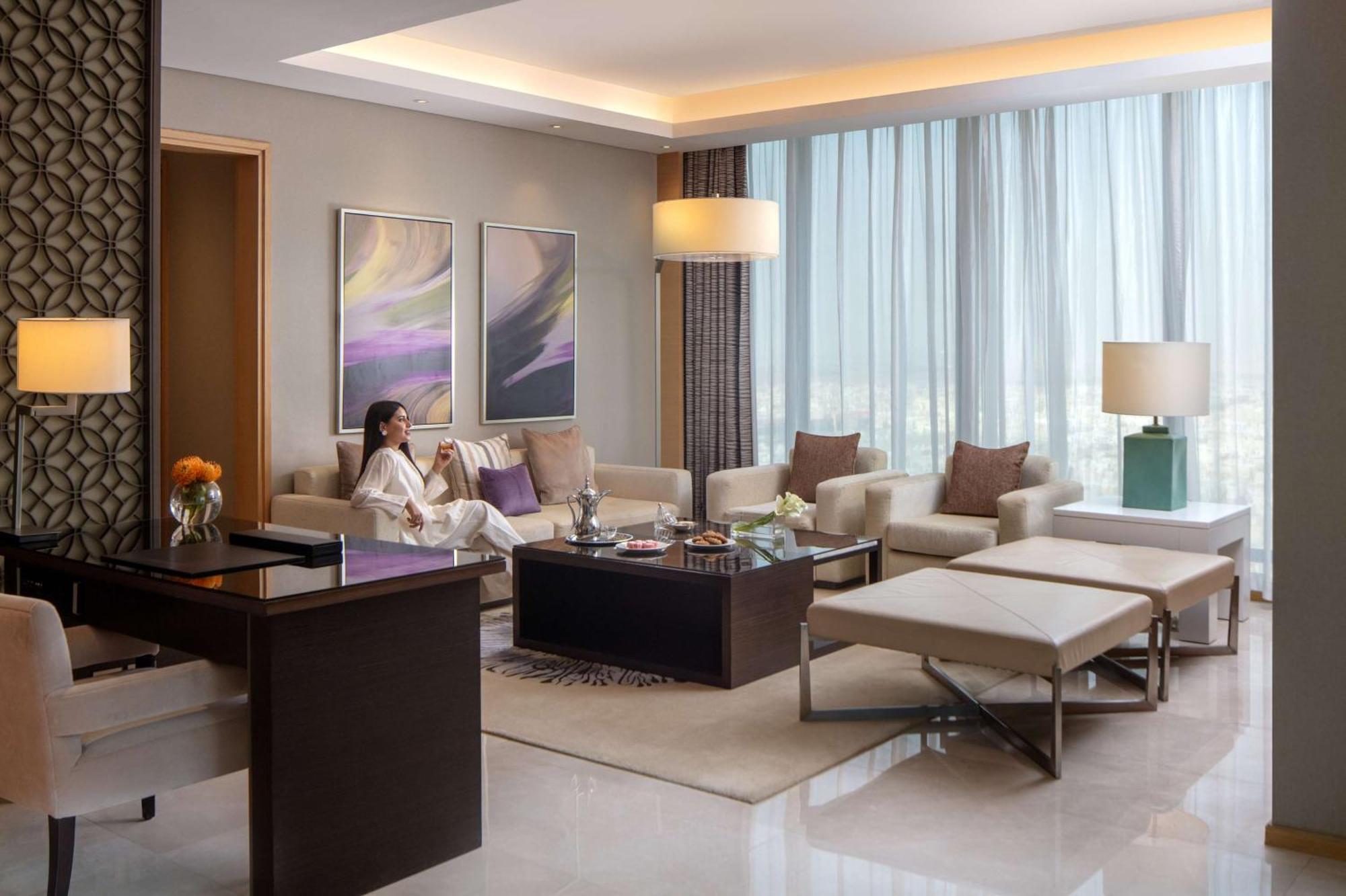 Hyatt Regency Riyadh Olaya Ngoại thất bức ảnh A living room at the Ritz-Carlton, DIFC