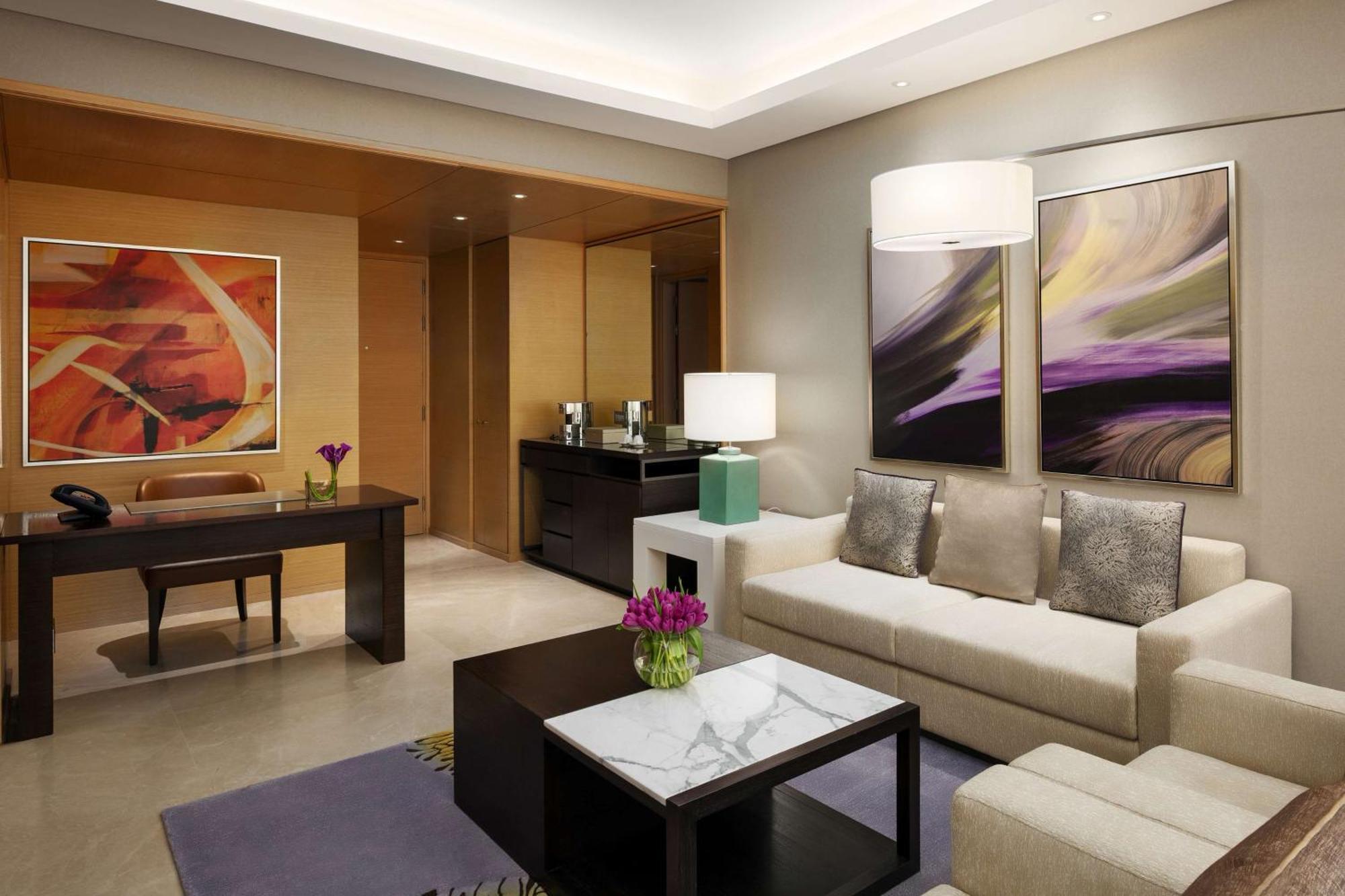 Hyatt Regency Riyadh Olaya Ngoại thất bức ảnh A living room in a suite at the Ritz-Carlton, Dubai